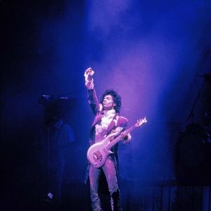 Meet your Posher, Claudia